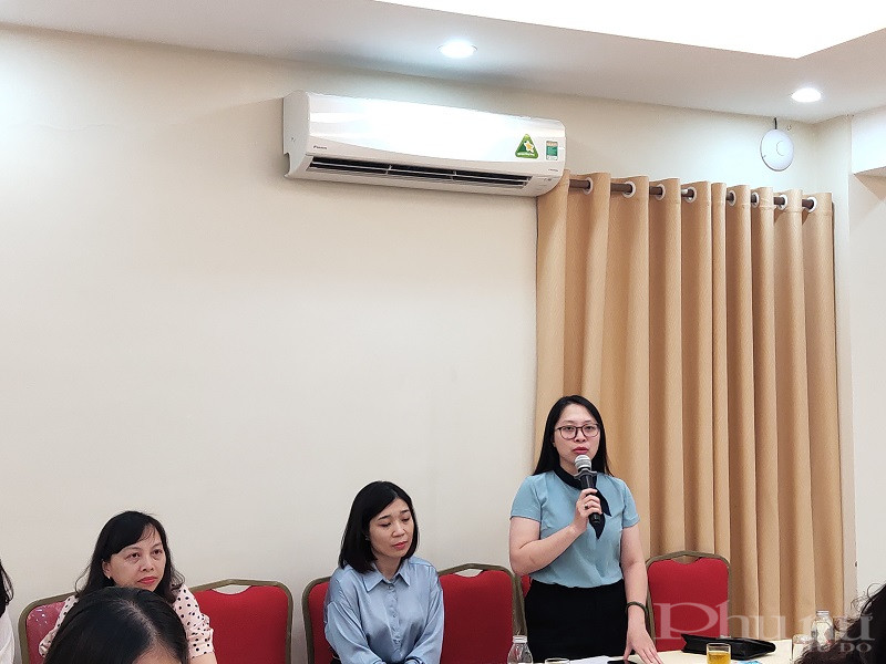 Trần Kim Huyền là 2 đại biểu nữ ứng viên lần đầu tham gia ứng cử đại biểu HĐND trân trọng cảm ơn sự quan tâm, giúp đỡ động viên và sự tin tưởng của cơ quan, đơn vị và  cử tri nơi cư trú đã tín nhiệm đối với người ứng cử. Buổi gặp mặt này giúp chị em tự tin, có thêm nhiều kiến thức kỹ năng để trình bày chương trình hành động trước cử tri trong thời gian tới đây. Trần Kim Huyền là 2 đại biểu nữ ứng viên lần đầu tham gia ứng cử đại biểu HĐND trân trọng cảm ơn sự quan tâm, giúp đỡ động viên và sự tin tưởng của cơ quan, đơn vị và  cử tri nơi cư trú đã tín nhiệm đối với người ứng cử. Buổi gặp mặt này giúp chị em tự tin, có thêm nhiều kiến thức kỹ năng để trình bày chương trình hành động trước cử tri trong thời gian tới đây.