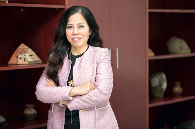 Bằng &ldquo;quyền lực mềm&rdquo;, anh h&ugrave;ng lao động Ninh Thị Ty đ&atilde; gi&uacute;p c&aacute;c đơn vị m&igrave;nh điều h&agrave;nh thực hiện vượt mức c&aacute;c chỉ ti&ecirc;u đề ra.