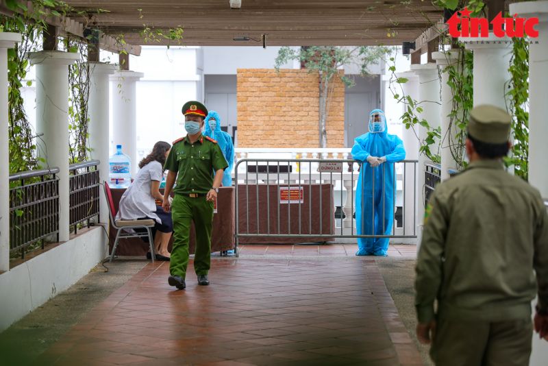 Khách sạn Inter Continental Hanoi Westlake - Hà Nội đã tiếp nhận 975 chuyên gia nước ngoài và gia đình cách ly y tế tại đây.