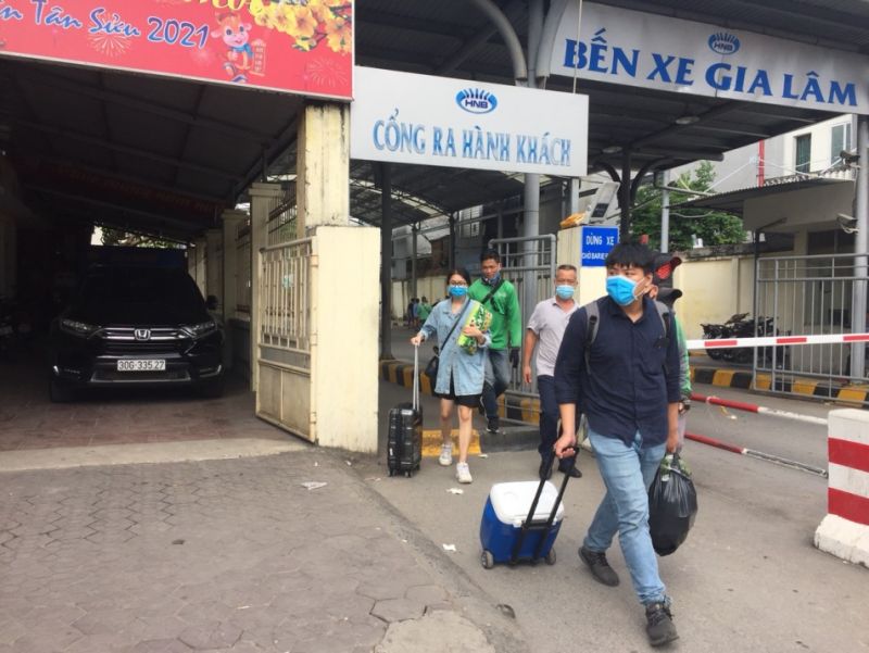 Tại bến xe Gia Lâm