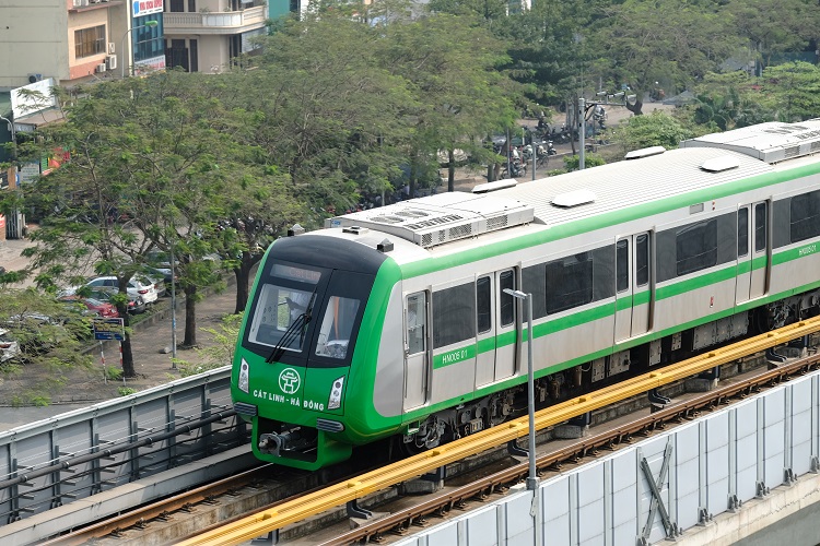 Tàu đường sắt đô thị Cát Linh - Hà Đông trong một lần chạy thử nghiệm. Ảnh: Phạm Hùng Tàu đường sắt đô thị Cát Linh - Hà Đông trong một lần chạy thử nghiệm. Ảnh: Phạm Hùng
