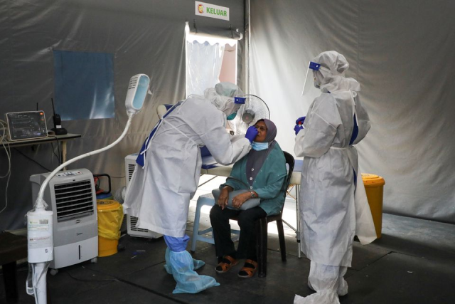 Trước số  lượng các ca nhiễm mới trong cộng đồng tăng nhanh, Kuala Lumpur sẽ áp dụng một số biện pháp đóng cửa trong hai tuần.