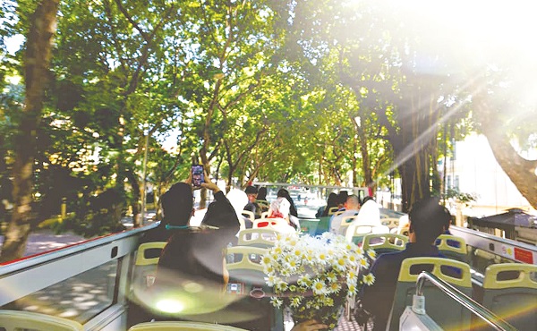 Hà Nội lãng mạn và nên thơ trong nắng sớm Hà Nội lãng mạn và nên thơ trong nắng sớm