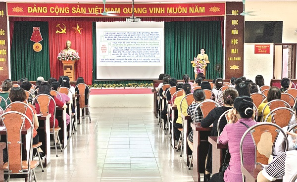 Một buổi hội thảo bồi dưỡng chương tr&igrave;nh, kỹ năng h&agrave;nh động, tr&igrave;nh b&agrave;y chương tr&igrave;nh h&agrave;nh động cho nữ ứng cử vi&ecirc;n đại biểu HĐND c&aacute;c cấp nhiệm kỳ 2021-2026 tại huyện Thanh Tr&igrave;, H&agrave; Nội.