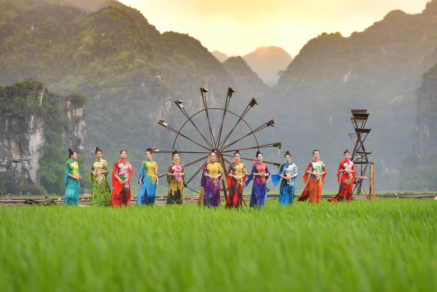 Mỗi thiết kế đều mang tâm huyết tôn vinh áo dài Việt của NTK Hoàng Ly