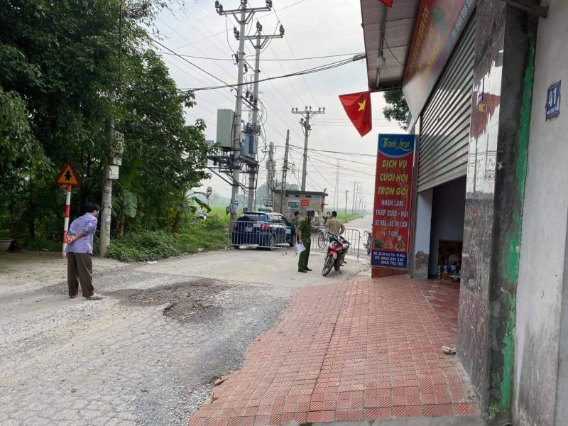 Lực lượng chức năng phong tỏa v&agrave; c&aacute;c biện ph&aacute;p ph&ograve;ng chống dịch bệnh Covid-19