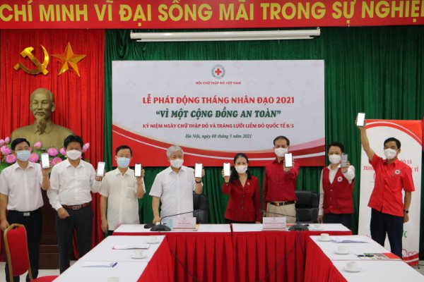 Các đại biểu nhắn tin ủng hộ