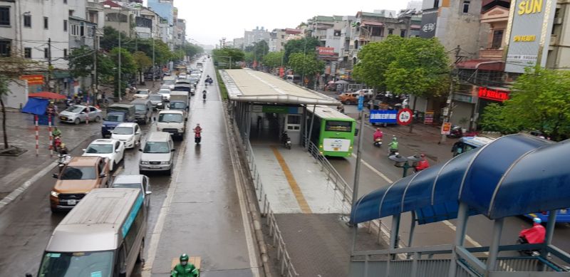 Xe BRT không nhanh hơn các phương tiện khác nhưng chiếm không gian đường rộng Xe BRT không nhanh hơn các phương tiện khác nhưng chiếm không gian đường rộng
