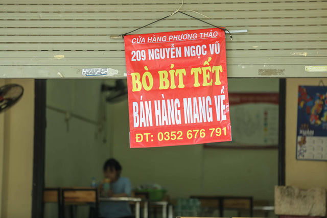 Hàng loạt các cửa hàng đã treo biển "bán hàng mang về"