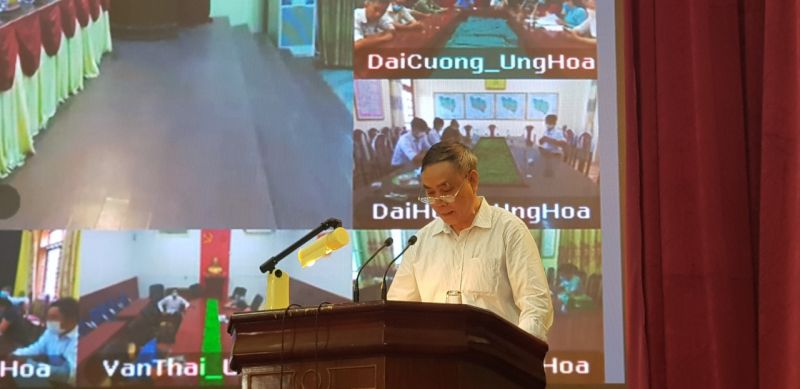 Đại diện cử tri đóng góp ý kiến tại hội nghị