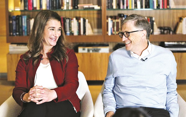 Bill v&agrave; Melinda Gates trong một cuộc phỏng vấn ở Kirkland, Wash