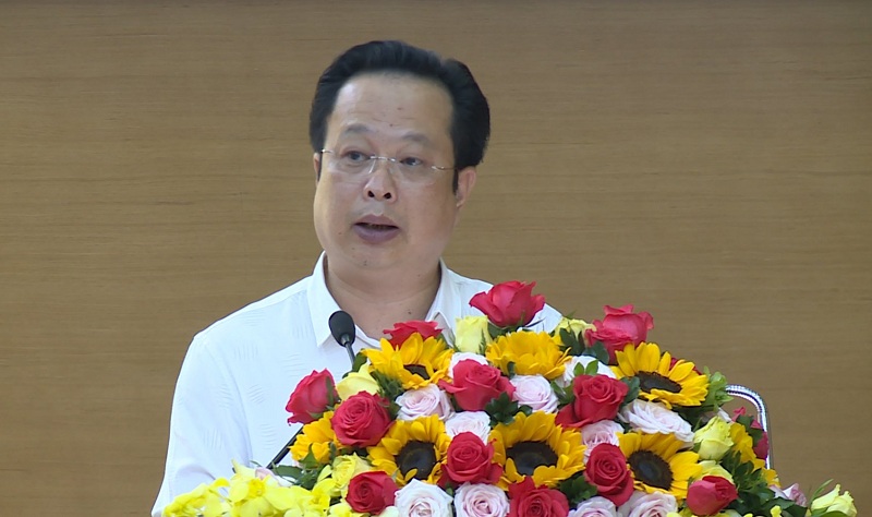 Ứng cử viên Trần Thế Cương trình bày chương trình hành động