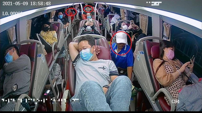 Vẫn c&ograve;n h&agrave;nh kh&aacute;ch c&oacute; t&acirc;m l&yacute; chủ quan, lơ l&agrave; kh&ocirc;ng thực hiện hoặc thực hiện chưa nghi&ecirc;m c&aacute;c biện ph&aacute;p ph&ograve;ng, chống dịch theo quy định, đặc biệt l&agrave; việc đeo khẩu trang khi đi phương tiện vận tải h&agrave;nh kh&aacute;ch bằng xe &ocirc; t&ocirc; - Ảnh minh họa