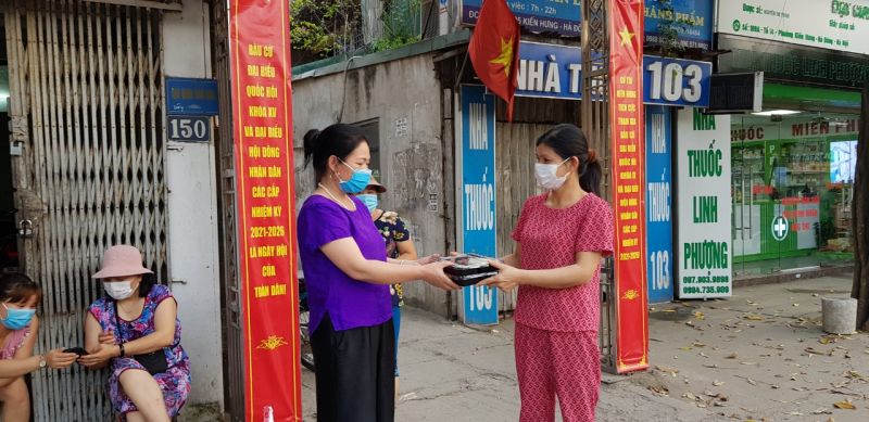 500 bệnh nhân và người nhà bệnh nhân Bệnh viện K được nhận các suất ăn nghĩa tình - ảnh 8