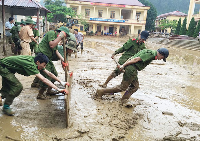 Lực lượng Công an Yên Bái khắc phục hậu quả thiên tai Lực lượng Công an Yên Bái khắc phục hậu quả thiên tai