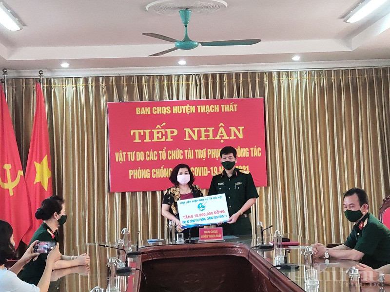 Tiếp nhận sự ủng hộ 10 triệu đồng