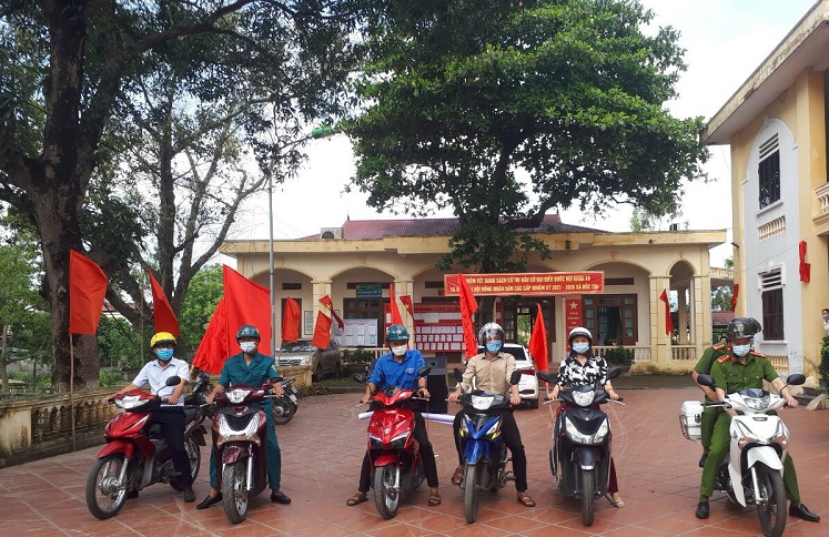 Tham gia tuyên truyền về bầu cử