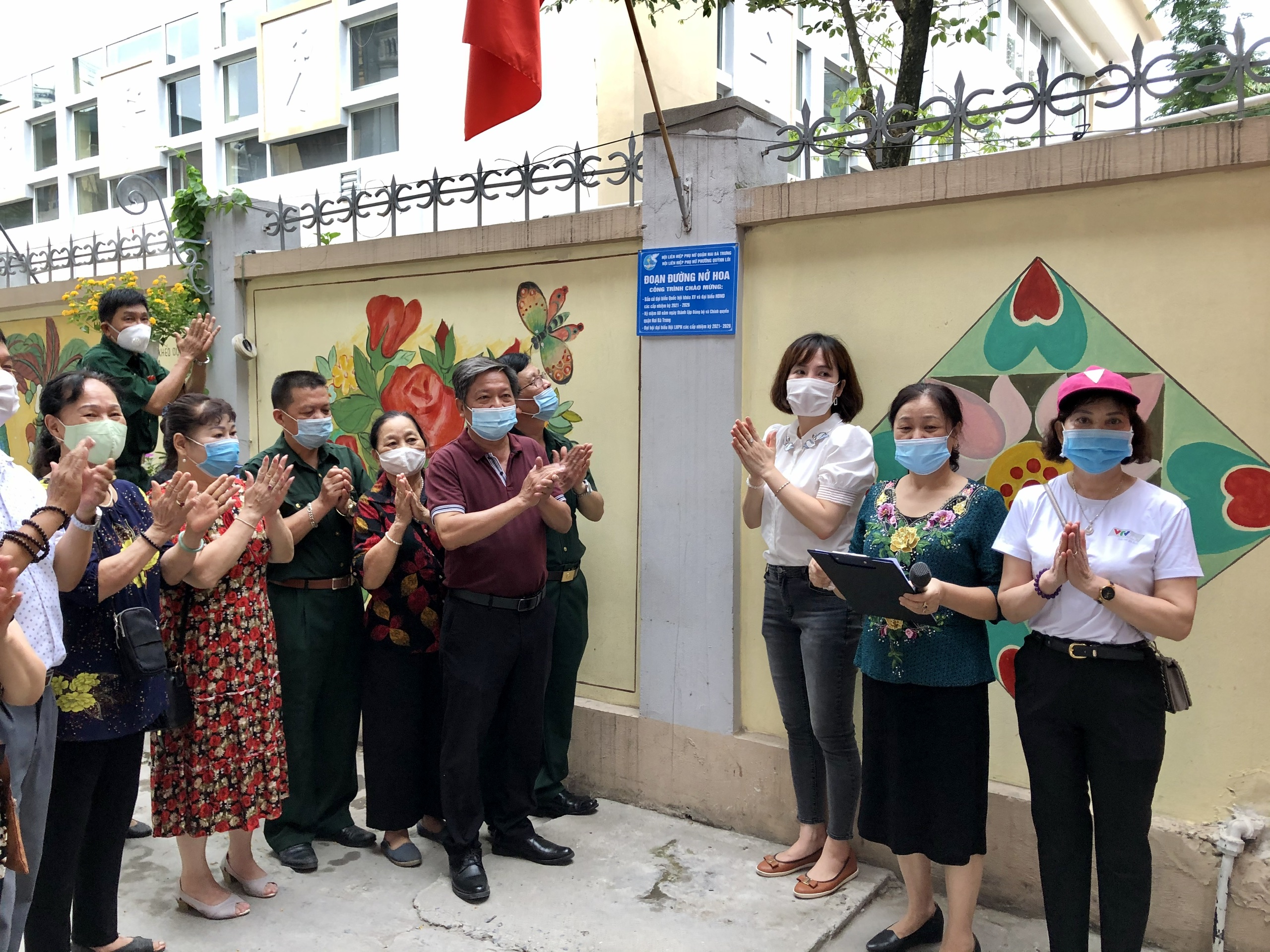 Niềm vui khi công trình, thành quả của người dân được gắn biển công nhận