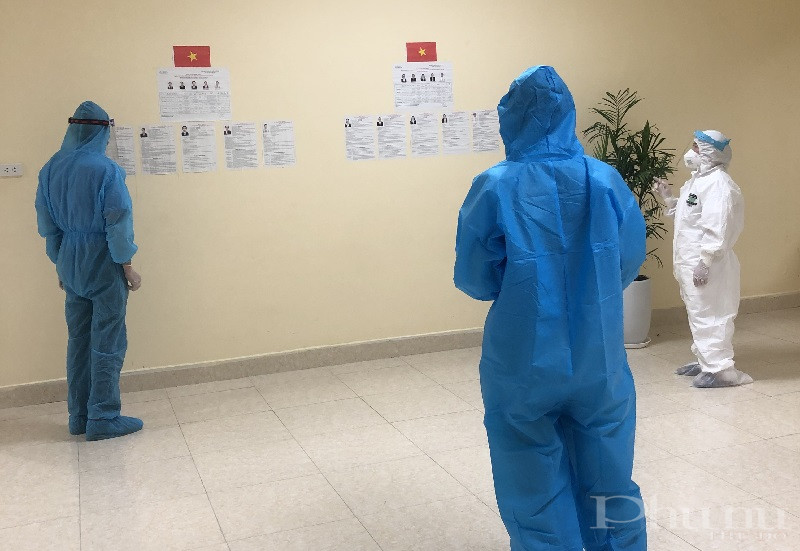 Thoong Thông tin đại biểu ứng cử cũng được niêm yết công khai bên ngoài từng khoa, phòng. Thoong Thông tin đại biểu ứng cử cũng được niêm yết công khai bên ngoài từng khoa, phòng.