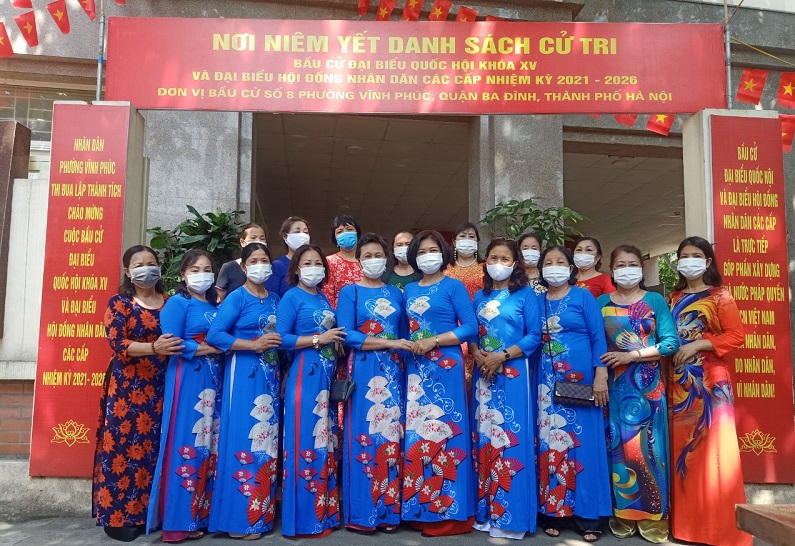 Ng&agrave;y hội to&agrave;n d&acirc;n bầu cử 23-5 ch&iacute;nh l&agrave; cơ hội để phụ nữ Thủ đ&ocirc; n&oacute;i chung, phụ nữ quận Ba Đ&igrave;nh n&oacute;i ri&ecirc;ng thể hiện t&igrave;nh y&ecirc;u, sự tr&acirc;n trọng của bản th&acirc;n đối với truyền thống văn h&oacute;a v&agrave; di sản của cha &ocirc;ng