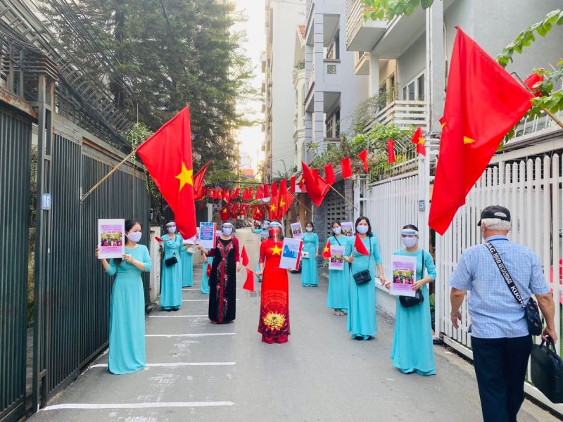 Hoạt động mặc áo dài tuyên truyền bầu cử một lần nữa khẳng định vai trò và sức sáng tạo của phụ nữ trong các hoạt động