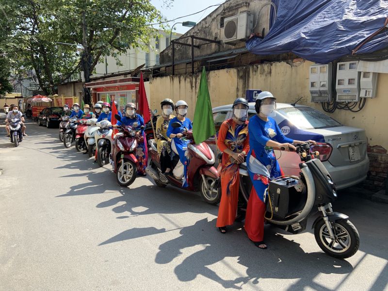 Phụ nữ Ba Đình: Hân hoan áo dài xuống phố chào đón ngày hội toàn dân đi bầu cử - ảnh 5