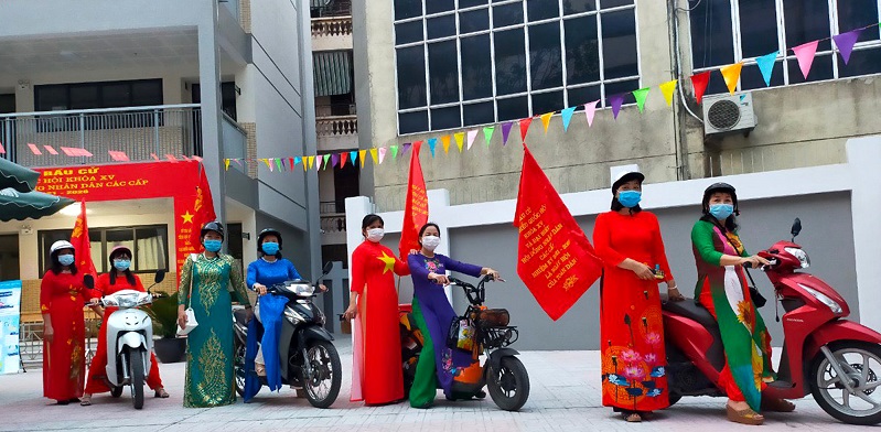 Mỗi nh&oacute;m tuy&ecirc;n truyền kh&ocirc;ng qu&aacute; 10 người để bảo đảm c&ocirc;ng t&aacute;c ph&ograve;ng, chống dịch Covid-19.