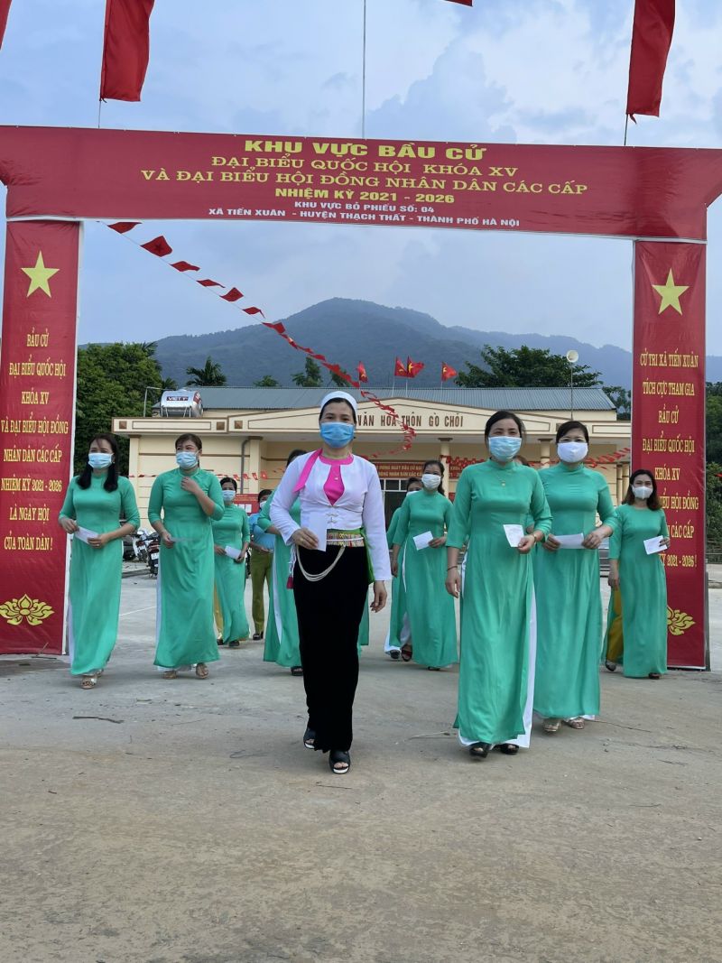 Từ khắp các quận huyện chị em háo hứng tham gia đi bầu cử