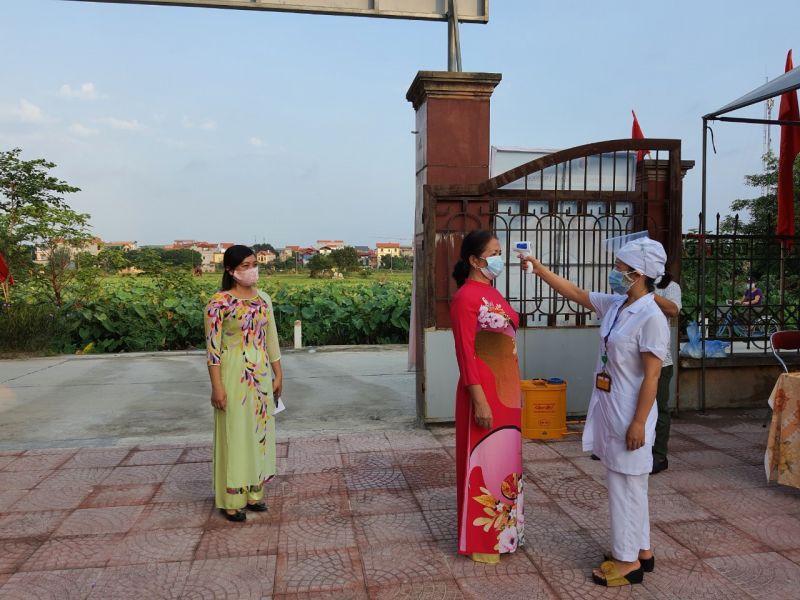 Phụ nữ Thủ đô hân hoan mặc áo dài đi bầu cử - ảnh 3