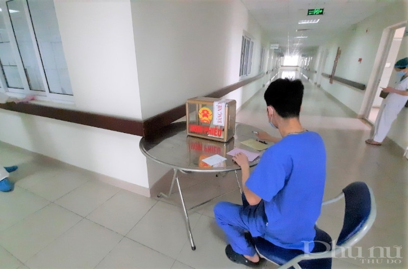 Ngo&agrave;i h&ograve;m phiếu ch&iacute;nh, BV c&oacute; bố tr&iacute; một số h&ograve;m phiếu phụ tại c&aacute;c khoa, ph&ograve;ng để đảm bảo an to&agrave;n ph&ograve;ng dịch.