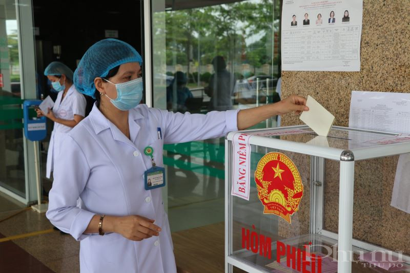 Tại BV sẽ c&oacute; 3 h&ograve;m phiếu, trong đ&oacute; h&ograve;m phiếu thứ 1 sẽ đặt tại sảnh ch&iacute;nh b&ecirc;n ngo&agrave;i.