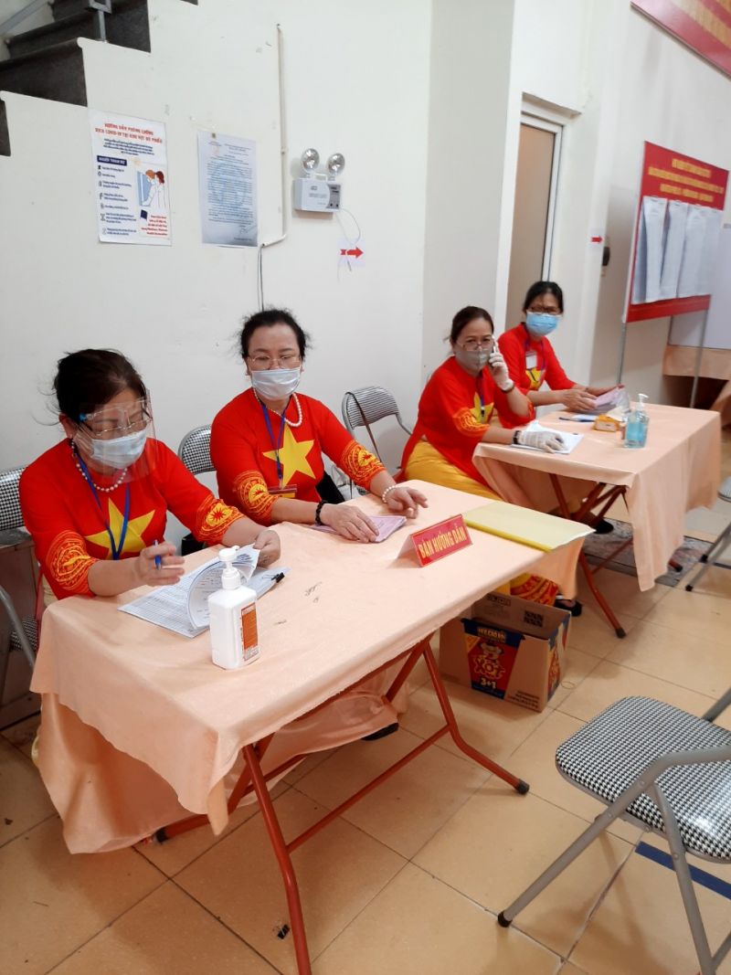 Phụ nữ Thanh Xuân là cán bộ phục vụ trong các Ban bầu cử