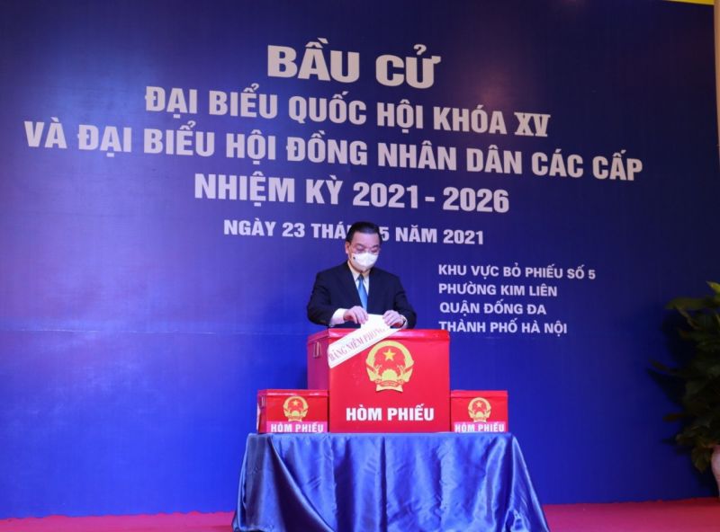 Ủy vi&ecirc;n Trung ương Đảng, Ph&oacute; B&iacute; thư Th&agrave;nh ủy, Chủ tịch UBND TP H&agrave; Nội Chu Ngọc Anh bỏ phiếu