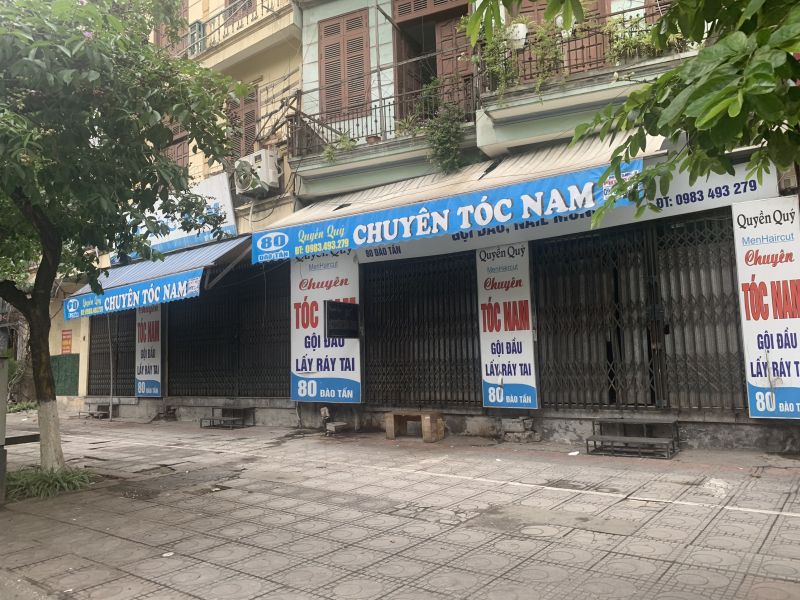 Cửa hàng cắt tóc gội đầu ở Ba Đình đã nghiêm tục tạm dừng hoạt động