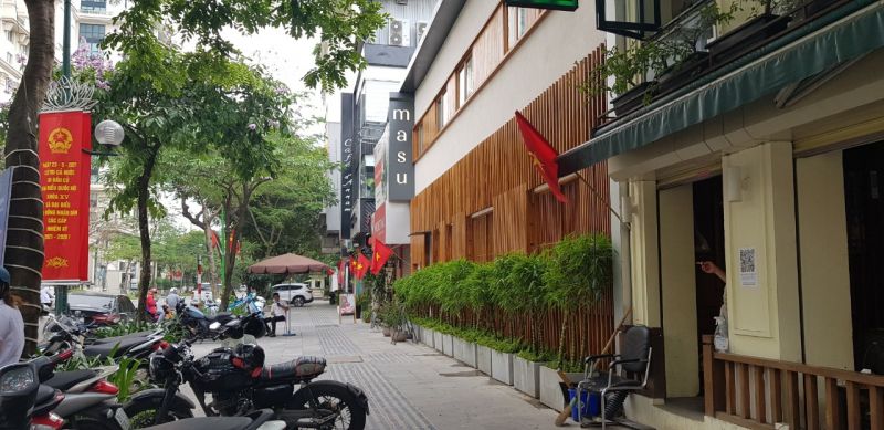 Các cơ sở kinh doanh dịch vụ ăn uống tại chỗ tạm thời dừng hoạt động, chỉ cho phép bán mang về Các cơ sở kinh doanh dịch vụ ăn uống tại chỗ tạm thời dừng hoạt động, chỉ cho phép bán mang về