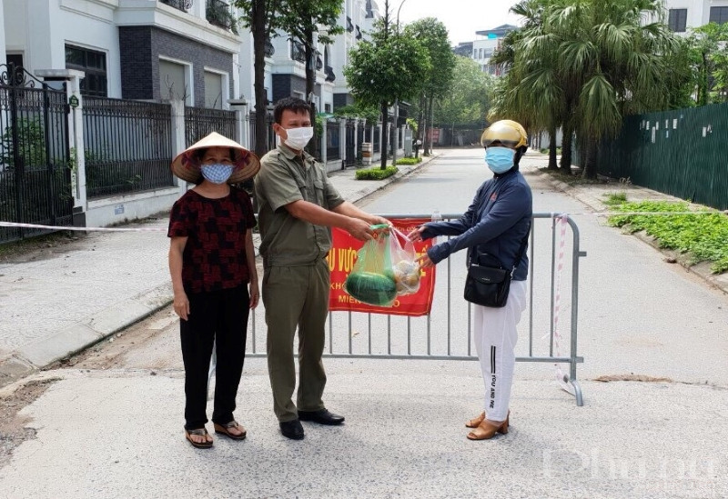 Phụ nữ Hoàng Mai góp sức chống dịch Covid-19 - ảnh 3