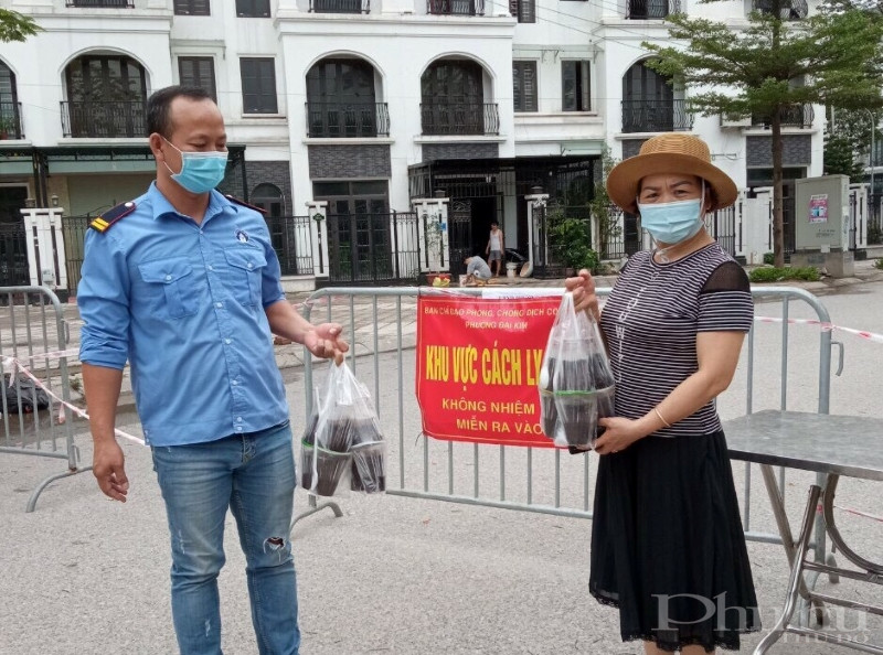 Phụ nữ Hoàng Mai góp sức chống dịch Covid-19 - ảnh 2