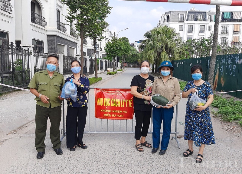 Phụ nữ Hoàng Mai góp sức chống dịch Covid-19 - ảnh 6