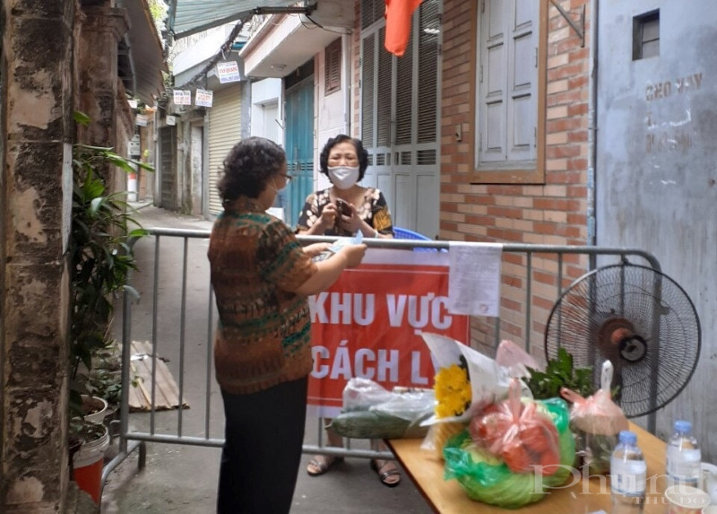 Phụ nữ Hoàng Mai góp sức chống dịch Covid-19 - ảnh 8