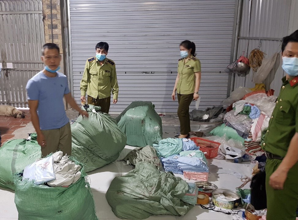 Số h&agrave;ng h&oacute;a bị thu giữ