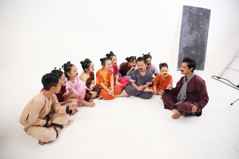 Cảnh trong MV Những điều cha dạy