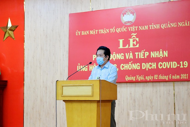 Ph&oacute; Chủ tịch UBND tỉnh V&otilde; Phi&ecirc;n ph&aacute;t biểu tại Lễ ph&aacute;t động v&agrave; tiếp nhận ủng hộ ph&ograve;ng chống dịch Covid-19.