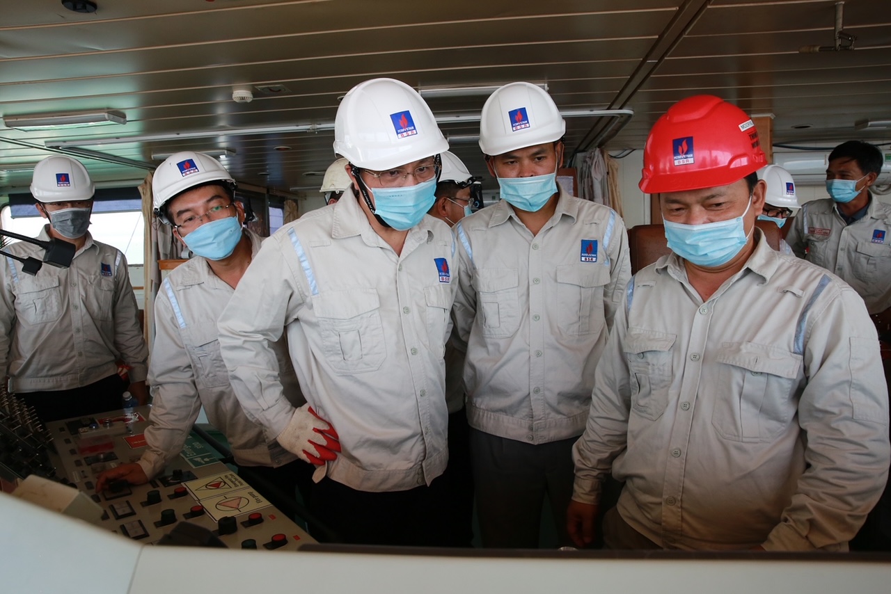 5, Ban lãnh đạo BSR thăm phòng điều khiển con tàu PVT Mercury