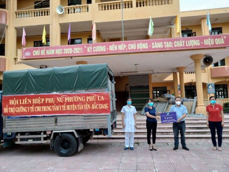 ... hay không quản ngại về với tâm dịch Bắc Giang, tất cả đều có bóng dáng, công sức và sự vào cuộc tích cực của cán bộ, hội viên phụ nữ quận Hà Đông