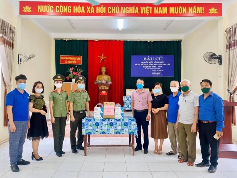 ... cho đến ủng hộ các vật dụng thiết yếu cho công tác phòng, chống dịch Covid-19...