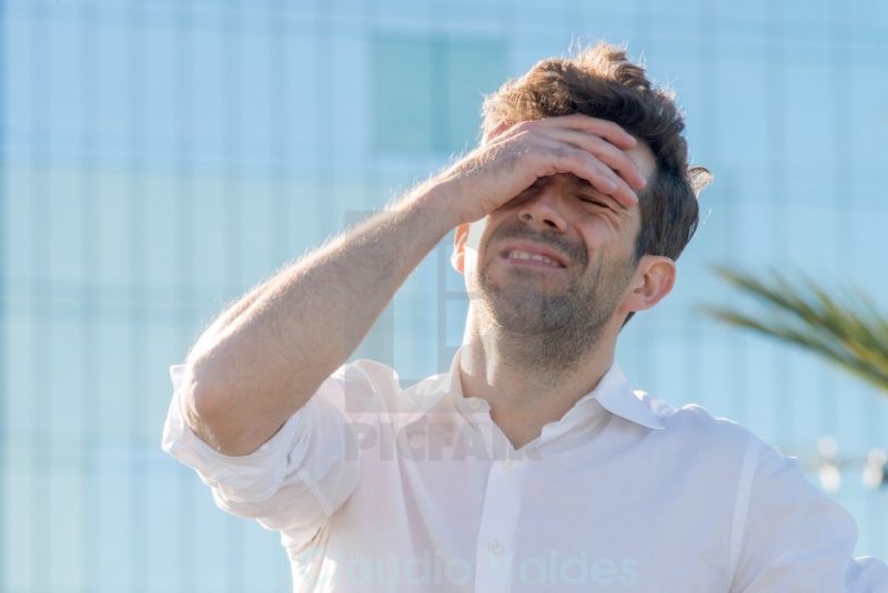 Muốn tho&aacute;t khỏi nỗi khổ tinh thần, đ&agrave;n &ocirc;ng phải biết vượt qua định kiến trụ cột