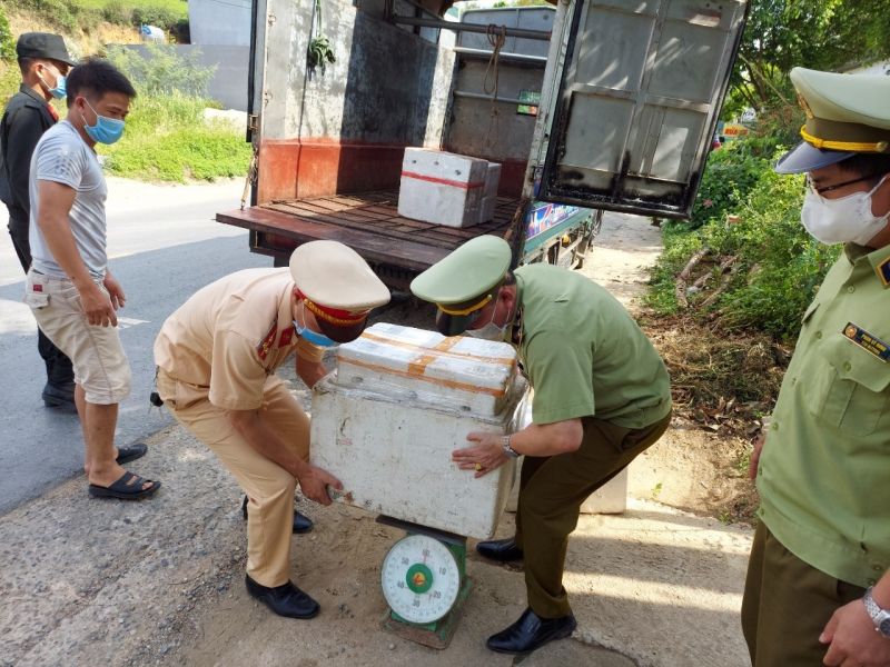 Lực lượng chức năng tăng cường kiểm tra, kiểm so&aacute;t c&aacute;c mặt h&agrave;ng