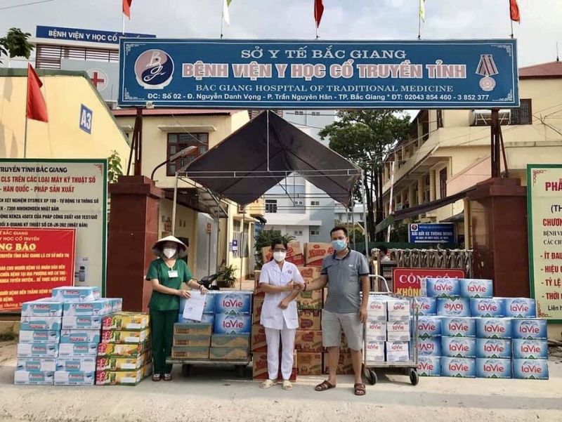 Niềm vui của y bác sỹ tuyến đầu tại Bắc Giang khi nhận tình cảm của phụ nữ Thủ đô gửi đến