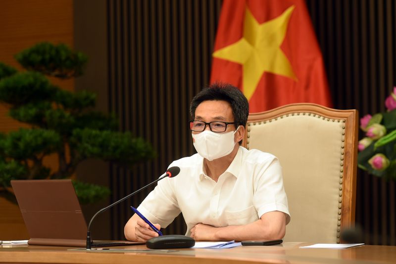 Phó Thủ tướng Vũ Đức Đam đánh giá Bắc Giang có cách làm tương đối bài bản trong việc xét nghiệm sàng lọc định kỳ, liên tục tại các khu cách ly, phong tỏa kết hợp với giảm, giãn mật độ công nhân tại các điểm nóng. Ảnh: VGP/Đình Nam Phó Thủ tướng Vũ Đức Đam đánh giá Bắc Giang có cách làm tương đối bài bản trong việc xét nghiệm sàng lọc định kỳ, liên tục tại các khu cách ly, phong tỏa kết hợp với giảm, giãn mật độ công nhân tại các điểm nóng. Ảnh: VGP/Đình Nam