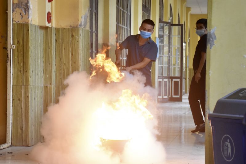 Lực lượng diễn tập ph&ograve;ng ch&aacute;y chữa ch&aacute;y